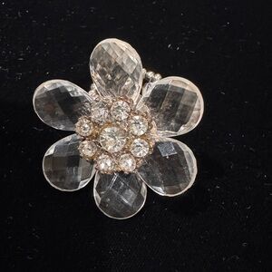 Vintage clear acrylic lucite flower cocktail Ring
